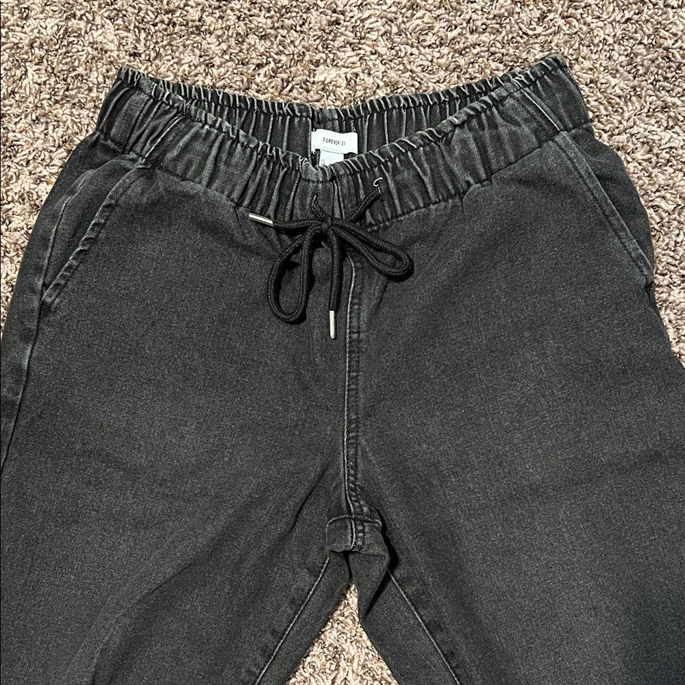 Forever 21 Women’s Black Elastic-Waist Jogger-Style Pants